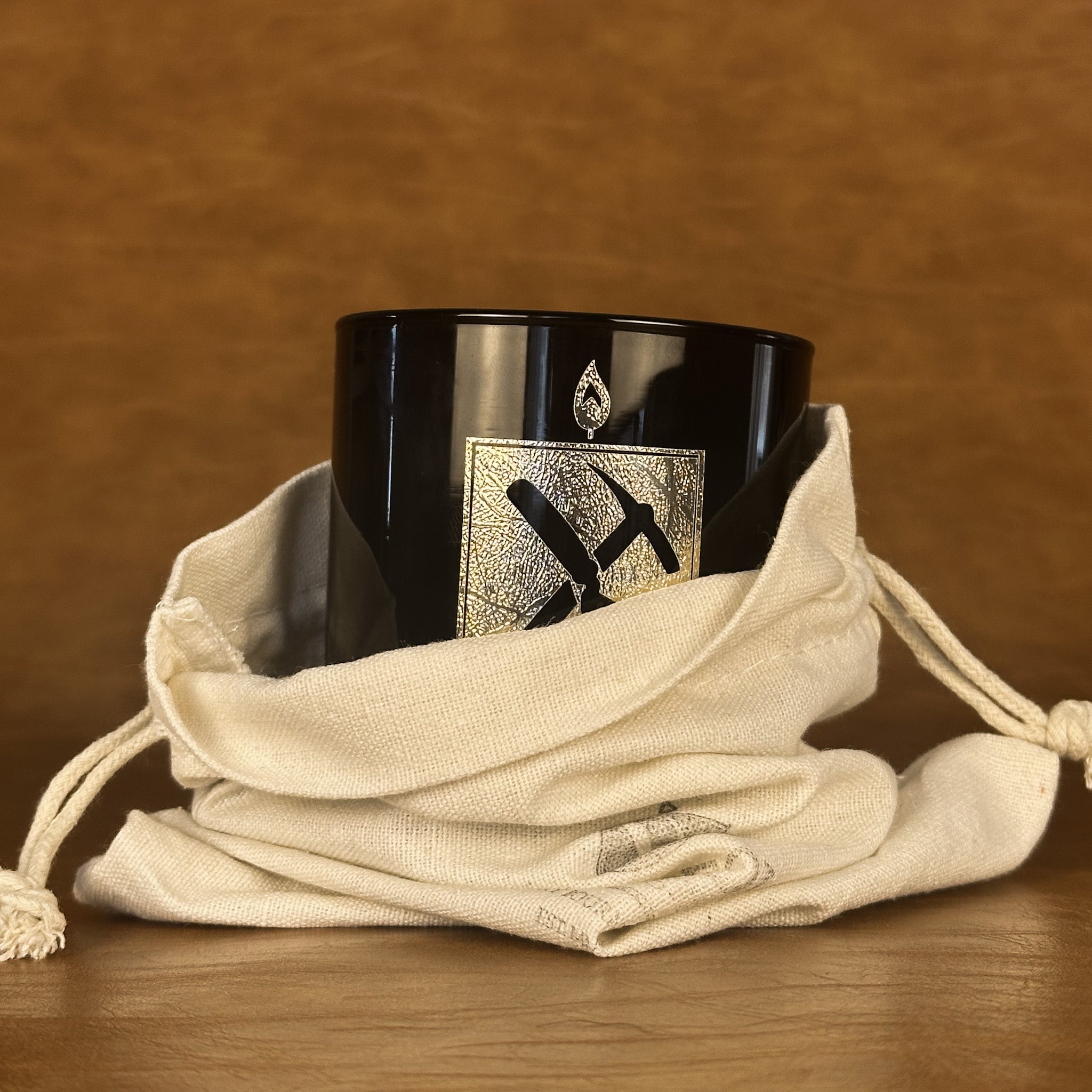 Amande | Sort Candle