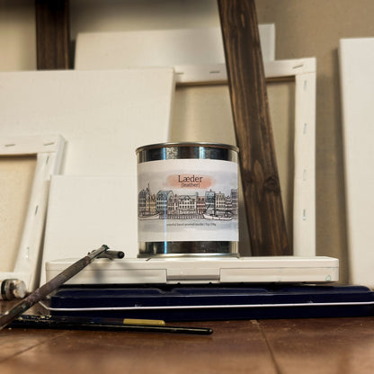Læder [Leather] | Paint Can Candle